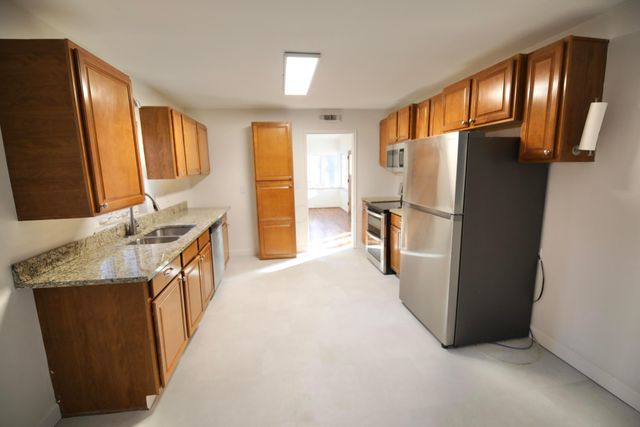 3191 E Broad Street, Columbus, OH 43209