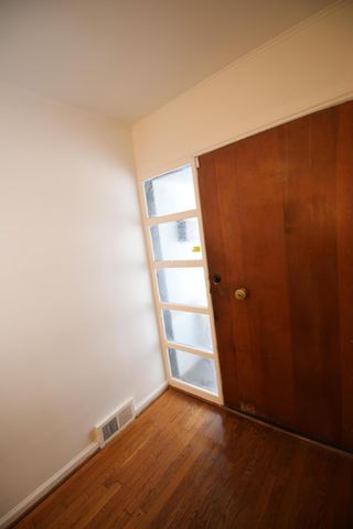 3191 E Broad Street, Columbus, OH 43209