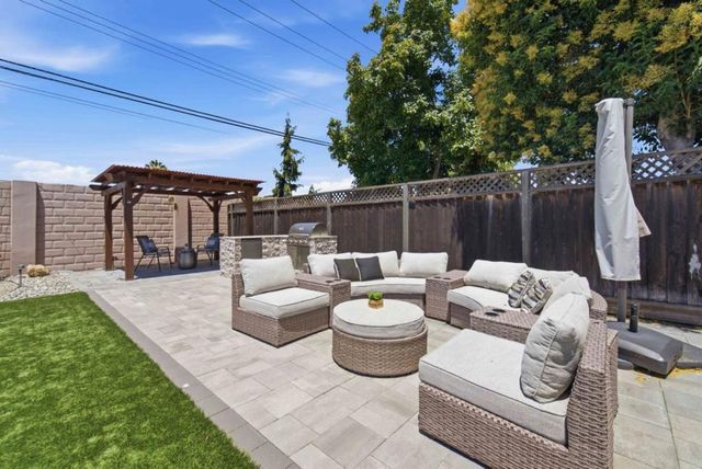 871 Clyde Avenue, Santa Clara, CA 95054