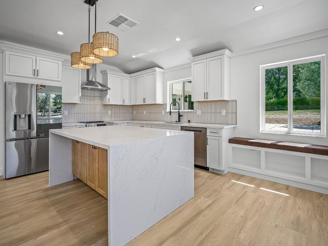 9261 Golden Gate Ave, Orangevale, CA 95662