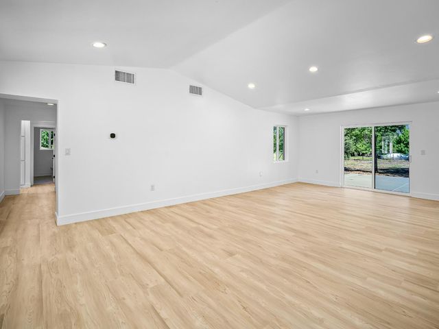9261 Golden Gate Ave, Orangevale, CA 95662