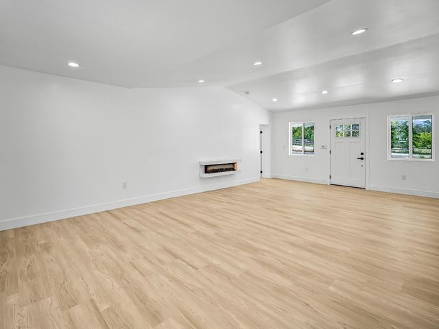 9261 Golden Gate Ave, Orangevale, CA 95662