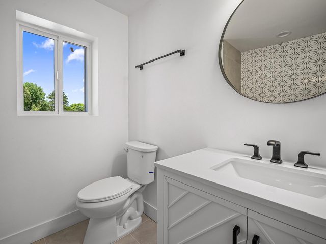 9261 Golden Gate Ave, Orangevale, CA 95662