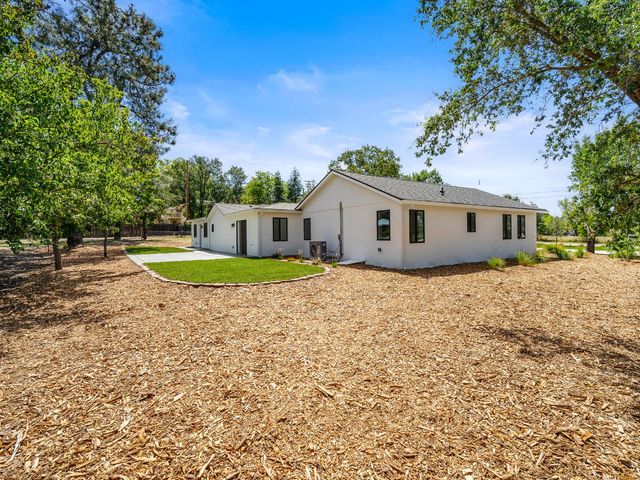 9261 Golden Gate Ave, Orangevale, CA 95662