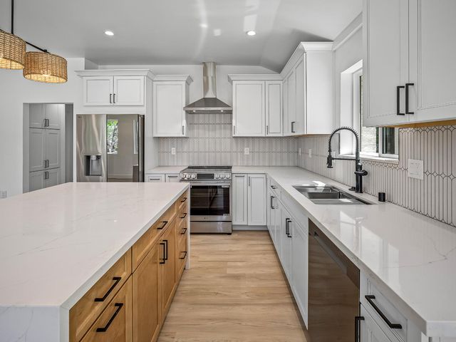 9261 Golden Gate Ave, Orangevale, CA 95662