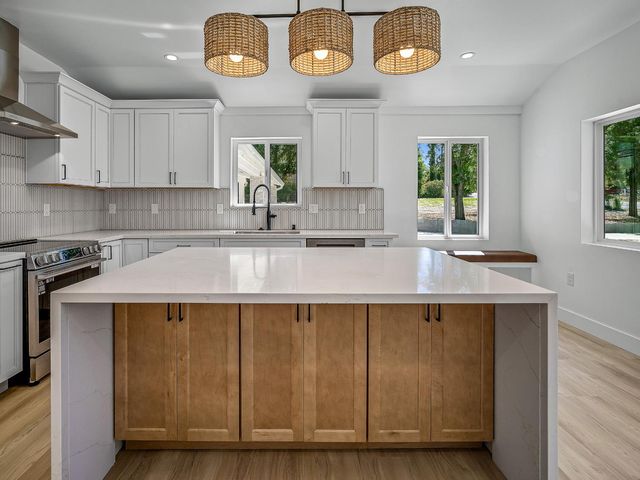 9261 Golden Gate Ave, Orangevale, CA 95662