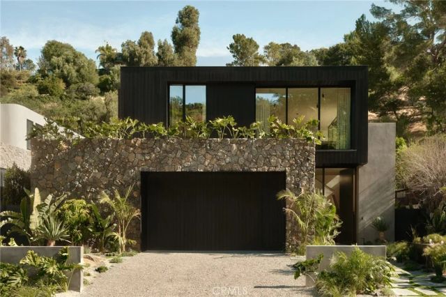 3710 Goodland Avenue, Studio City, CA 91604