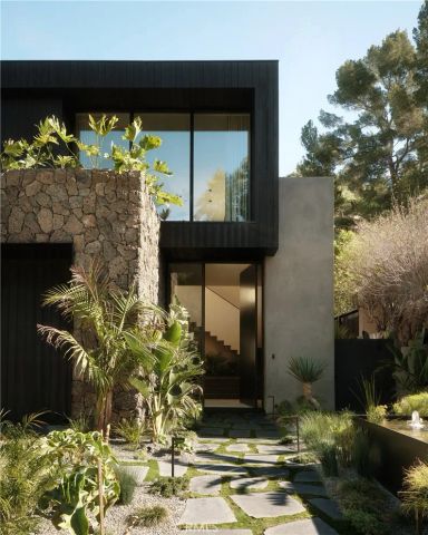 3710 Goodland Avenue, Studio City, CA 91604