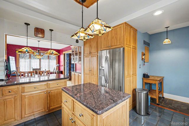 1235 Yorkshire Road, Birmingham, MI 48009