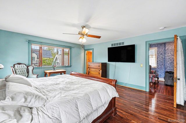 1235 Yorkshire Road, Birmingham, MI 48009