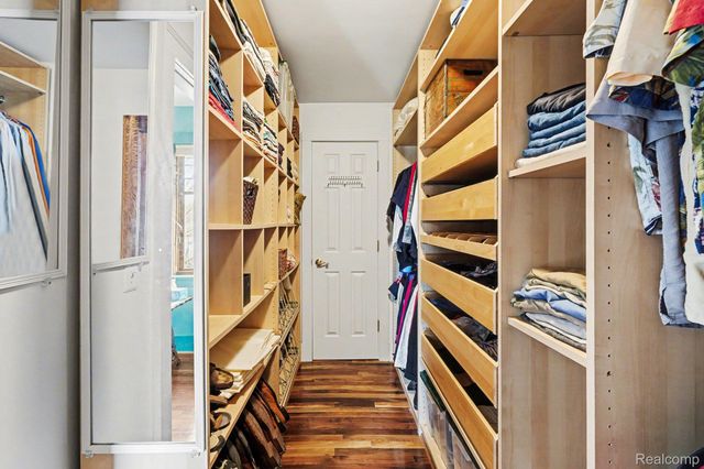 1235 Yorkshire Road, Birmingham, MI 48009