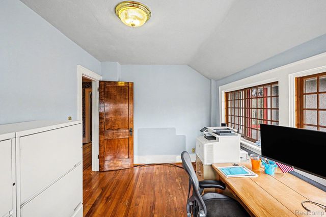 1235 Yorkshire Road, Birmingham, MI 48009