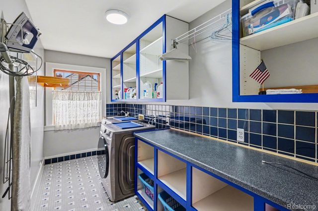 1235 Yorkshire Road, Birmingham, MI 48009