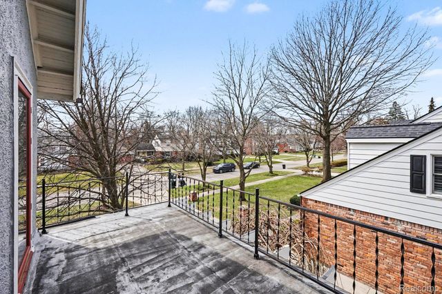 1235 Yorkshire Road, Birmingham, MI 48009