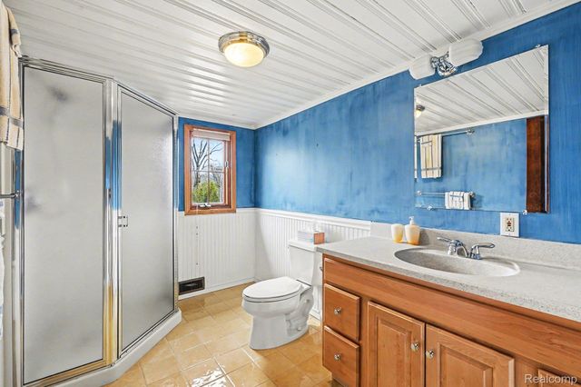 1235 Yorkshire Road, Birmingham, MI 48009