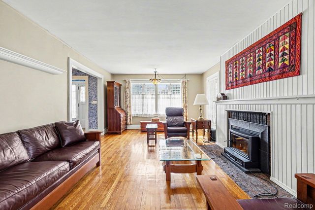 1235 Yorkshire Road, Birmingham, MI 48009