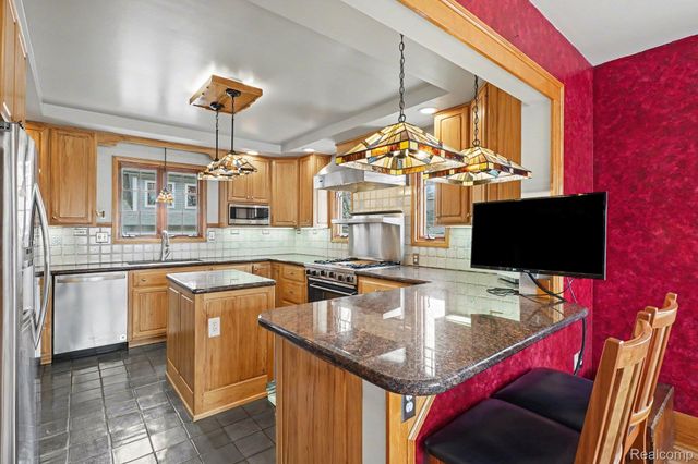 1235 Yorkshire Road, Birmingham, MI 48009