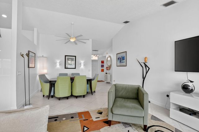 17227 Boca Club Boulevard 3, Boca Raton, FL 33487