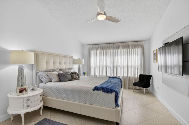 17227 Boca Club Boulevard 3, Boca Raton, FL 33487