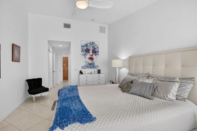 17227 Boca Club Boulevard 3, Boca Raton, FL 33487