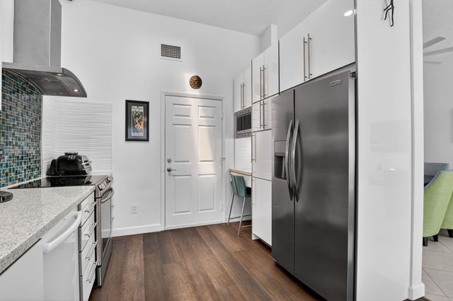 17227 Boca Club Boulevard 3, Boca Raton, FL 33487