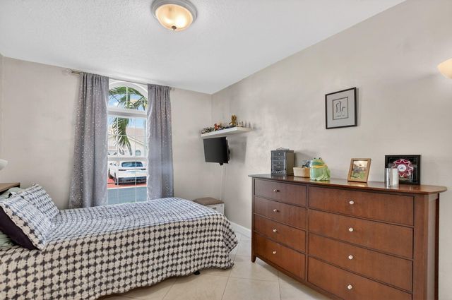 17227 Boca Club Boulevard 3, Boca Raton, FL 33487