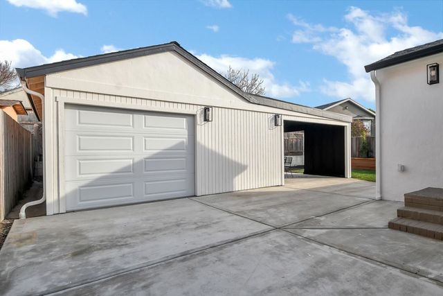 4 Rosalita Ln, Millbrae, CA 94030