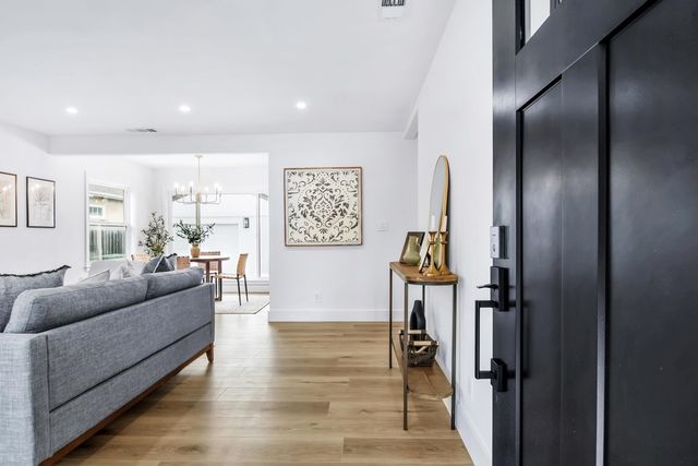 4 Rosalita Ln, Millbrae, CA 94030