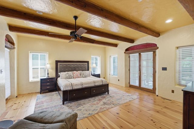 16 S Lakeside Blvd, Eastborough, KS 67207
