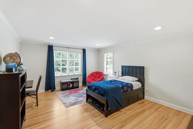 16 S Lakeside Blvd, Eastborough, KS 67207