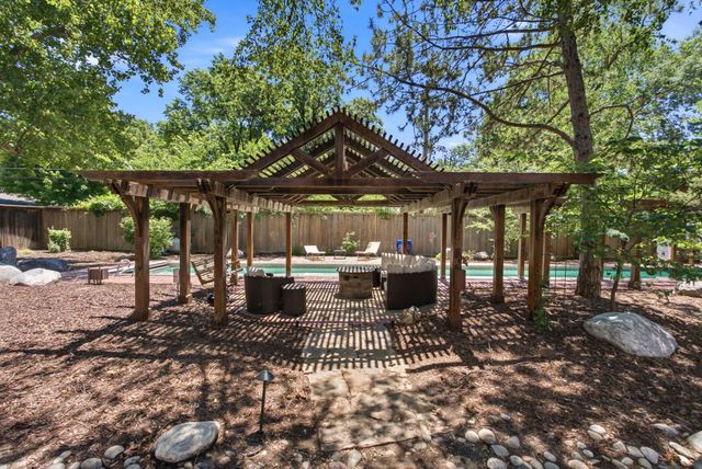 16 S Lakeside Blvd, Eastborough, KS 67207
