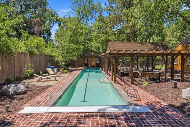 16 S Lakeside Blvd, Eastborough, KS 67207