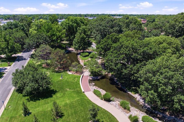 16 S Lakeside Blvd, Eastborough, KS 67207