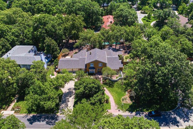 16 S Lakeside Blvd, Eastborough, KS 67207