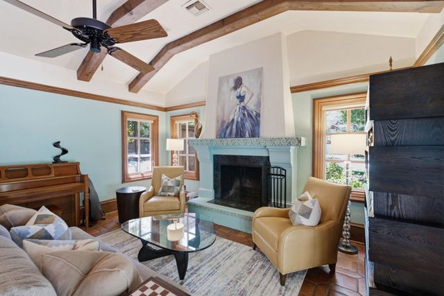 16 S Lakeside Blvd, Eastborough, KS 67207
