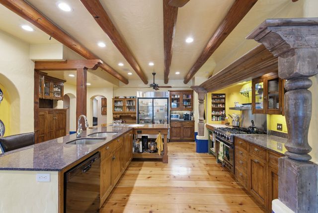 16 S Lakeside Blvd, Eastborough, KS 67207