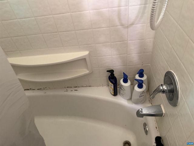 114 HARRIS RD, Charlottesville, VA 22903