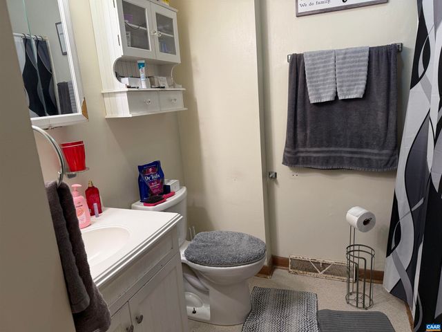 114 HARRIS RD, Charlottesville, VA 22903