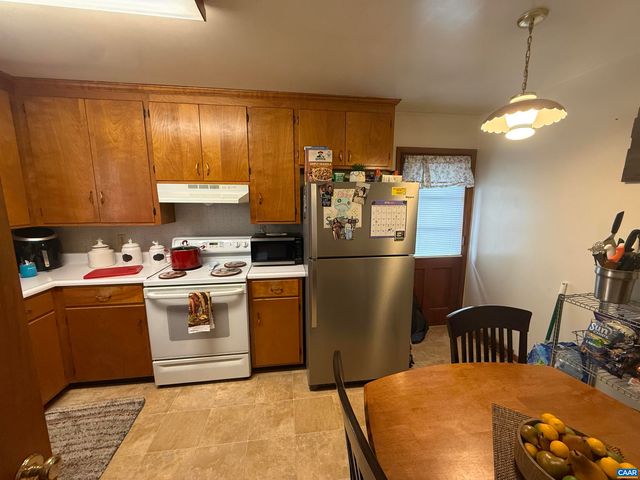114 HARRIS RD, Charlottesville, VA 22903