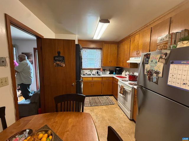 114 HARRIS RD, Charlottesville, VA 22903