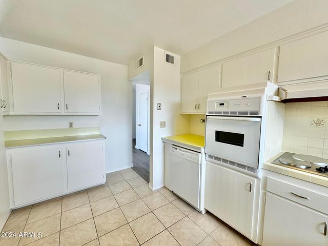 11013 N 110th Drive, Sun City, AZ 85351