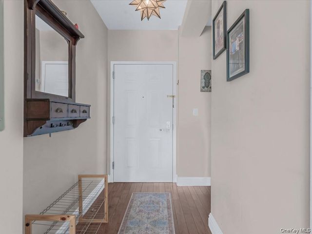 2525 Newtown Avenue 5A, Astoria, NY 11102