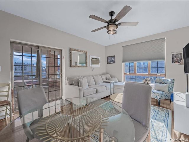 2525 Newtown Avenue 5A, Astoria, NY 11102