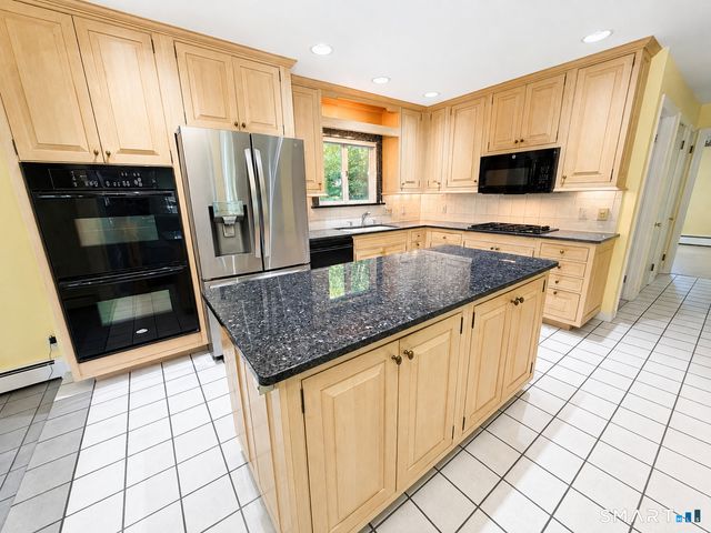 17 Marion Drive, East Lyme, CT 06333
