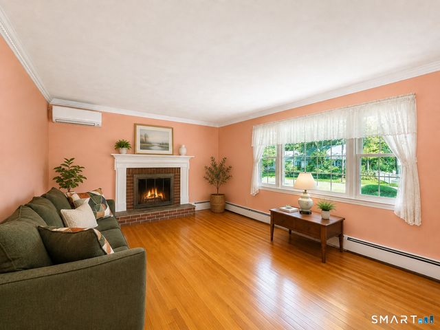 17 Marion Drive, East Lyme, CT 06333