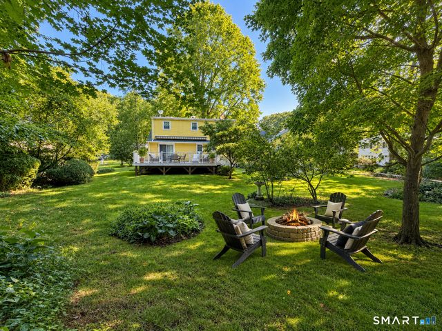 17 Marion Drive, East Lyme, CT 06333