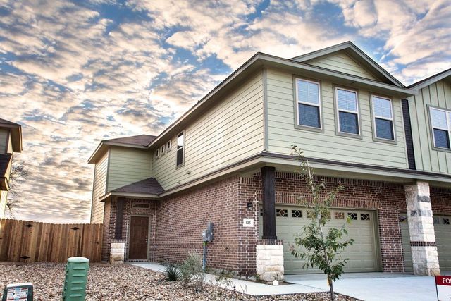 125 Lakeview CT, Kyle, TX 78640