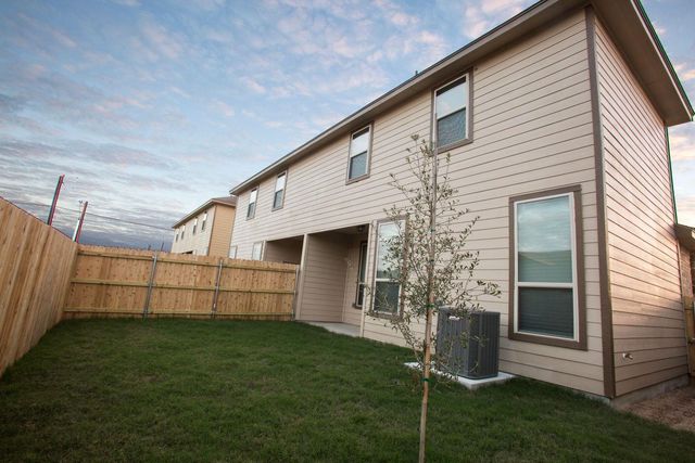 125 Lakeview CT, Kyle, TX 78640