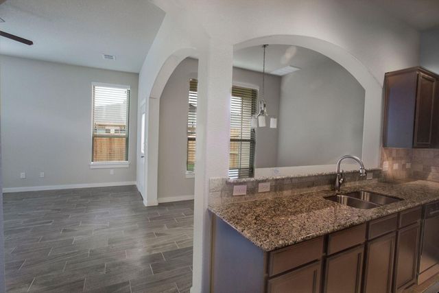 125 Lakeview CT, Kyle, TX 78640