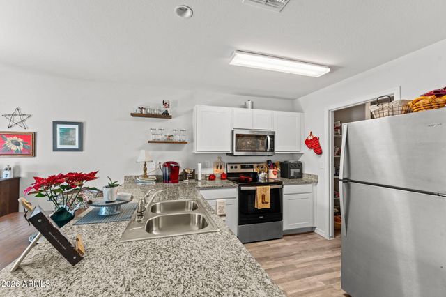 25 W MONTE CRISTO Drive, Wickenburg, AZ 85390